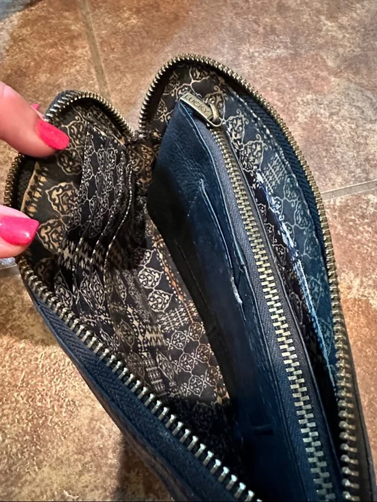 Lucky Brand Embroidered Black Wristlet Clutch - - Picture 7 of 8